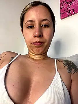 Snapshot of marthina_thompsson chatting on January 2026 04:10:01 PM marthina thompsson online show from January 2026 04:10:01 PM