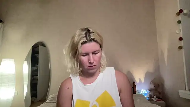 moonamii online show from December 2024 04:06:01 PM