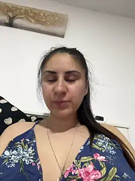 Snapshot of JenniferEdith chatting on July 2026 05:28:01 PM JenniferEdith online show from July 2026 05:28:01 PM