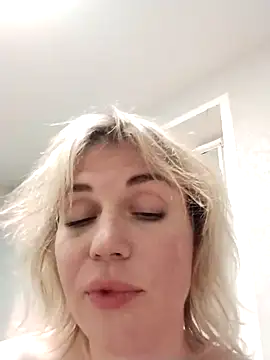 Snapshot of Linda_Gregory chatting on October 2025 01:47:02 AM Linda Gregory online show from October 2025 01:47:02 AM