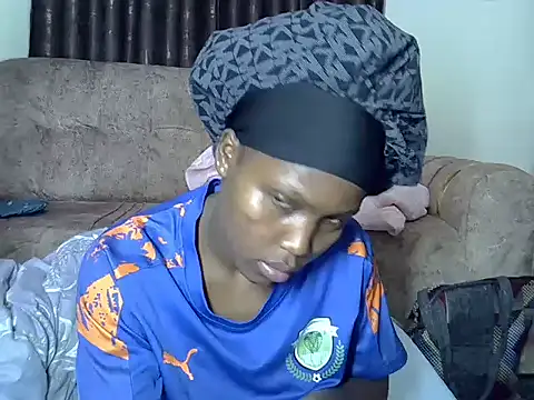 Snapshot of AurelAda chatting on October 2025 10:20:02 PM AurelAda online show from October 2025 10:20:02 PM