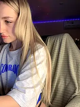 Snapshot of Good__Girl_ chatting on September 2025 10:38:02 AM Good Girl online show from September 2025 10:38:02 AM