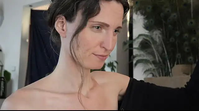 yulladao online show from October 2025 04:49:02 PM