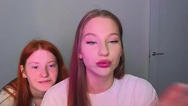 Snapshot of MiaKeler chatting on February 2025 08:42:02 PM MiaKeler online show from February 2025 08:42:02 PM