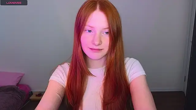 Snapshot of MiaKeler chatting on February 2025 11:45:01 PM MiaKeler online show from February 2025 11:45:01 PM