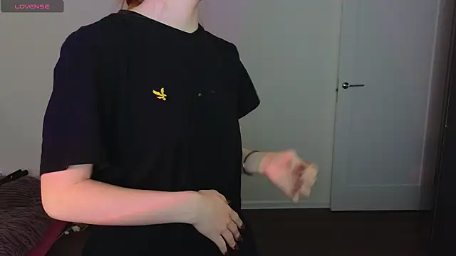 Snapshot of MiaKeler chatting on February 2025 04:14:02 PM MiaKeler online show from February 2025 04:14:02 PM