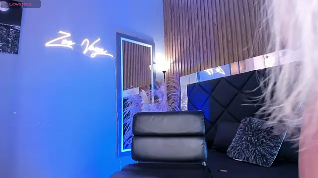 Zoevegass online show from January 2025 05:33:02 PM