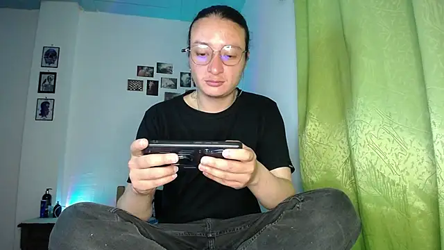 monkeywillwhite online show from November 2025 02:03:01 AM