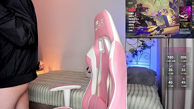 Jiggly   online show from September 2025 11:40:01 PM