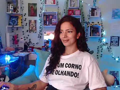 Snapshot of BeellyDance chatting on September 2025 08:44:01 PM BeellyDance online show from September 2025 08:44:01 PM