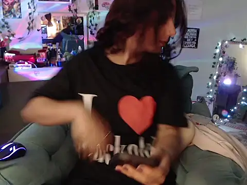 Snapshot of BeellyDance chatting on September 2025 07:50:02 PM BeellyDance online show from September 2025 07:50:02 PM