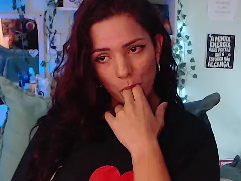 Snapshot of BeellyDance chatting on September 2025 03:37:02 PM BeellyDance online show from September 2025 03:37:02 PM