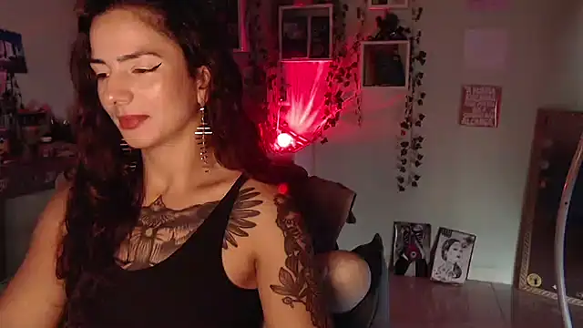 Snapshot of BeellyDance chatting on February 2026 06:48:01 PM BeellyDance online show from February 2026 06:48:01 PM