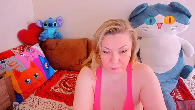 Snapshot of KerryBlareX chatting on April 2026 10:42:02 AM KerryBlareX online show from April 2026 10:42:02 AM