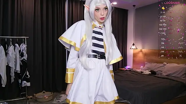 Snapshot of HolliWould_ chatting on December 2025 08:09:02 AM HolliWould online show from December 2025 08:09:02 AM