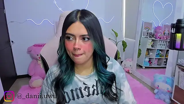 CuteDani  online show from February 2026 01:51:01 PM