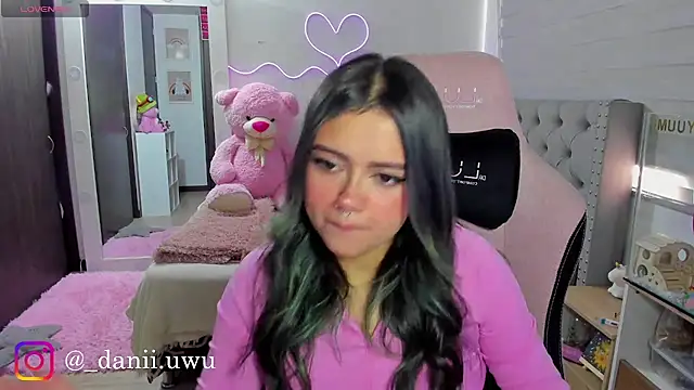 CuteDani  online show from July 2026 05:18:02 PM