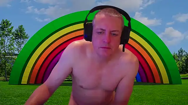 JulioMaximus online show from April 2026 01:37:02 PM