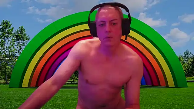 JulioMaximus online show from April 2026 07:42:01 PM