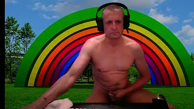 JulioMaximus online show from April 2026 02:34:02 PM