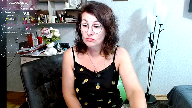 BeatriksS online show from July 2026 04:36:01 PM