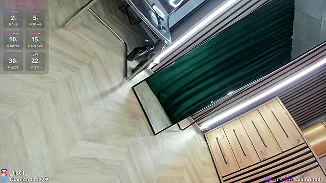 Snapshot of DiamondJo_ chatting on October 2025 10:31:01 PM DiamondJo online show from October 2025 10:31:01 PM