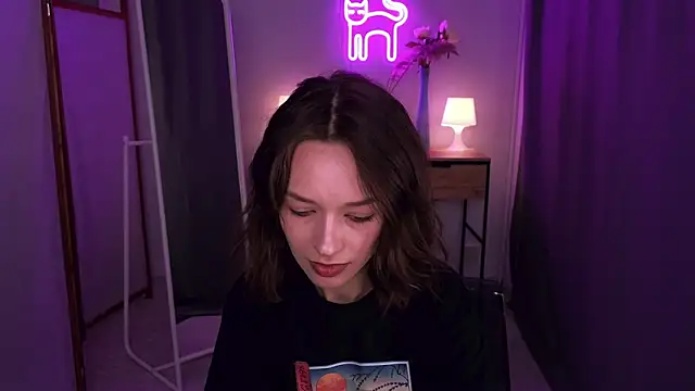 VivianLy  online show from February 2025 09:56:01 AM