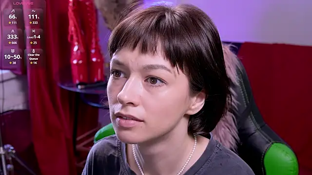 Snapshot of VivianLy_ chatting on April 2026 06:29:02 AM VivianLy online show from April 2026 06:29:02 AM