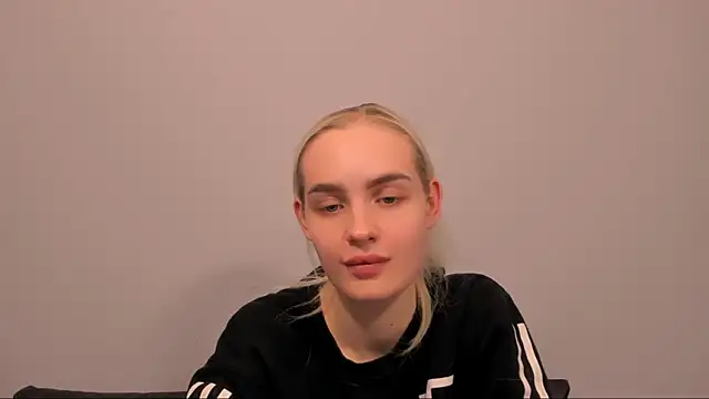 OliviaKisss online show from February 2026 04:46:01 PM