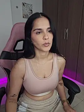 Snapshot of heyshaa chatting on April 2026 07:48:01 PM heyshaa online show from April 2026 07:48:01 PM