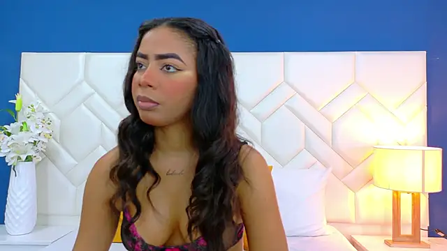 Tyra Kane online show from September 2025 04:01:01 AM