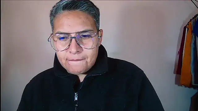 Snapshot of Yessi_rousse chatting on November 2025 12:04:01 PM Yessi rousse online show from November 2025 12:04:01 PM