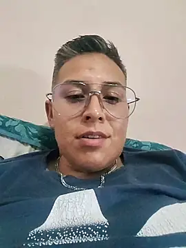 Snapshot of Yessi_rousse chatting on December 2025 06:07:01 AM Yessi rousse online show from December 2025 06:07:01 AM