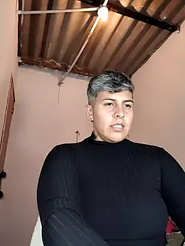 Snapshot of Yessi_rousse chatting on April 2026 12:33:01 AM Yessi rousse online show from April 2026 12:33:01 AM