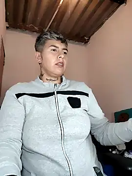 Snapshot of Yessi_rousse chatting on April 2026 01:32:01 AM Yessi rousse online show from April 2026 01:32:01 AM