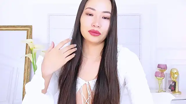 NaomiYuu online show from February 2025 02:17:02 AM