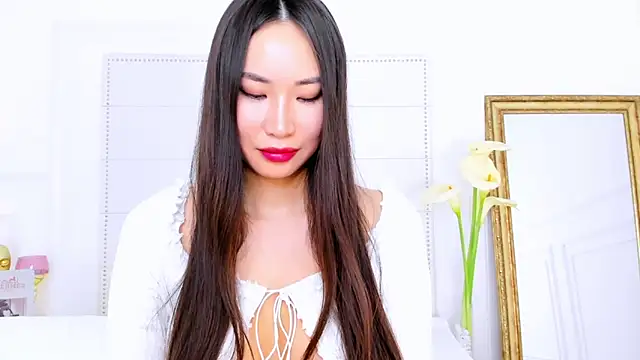 NaomiYuu online show from March 2025 05:49:02 AM