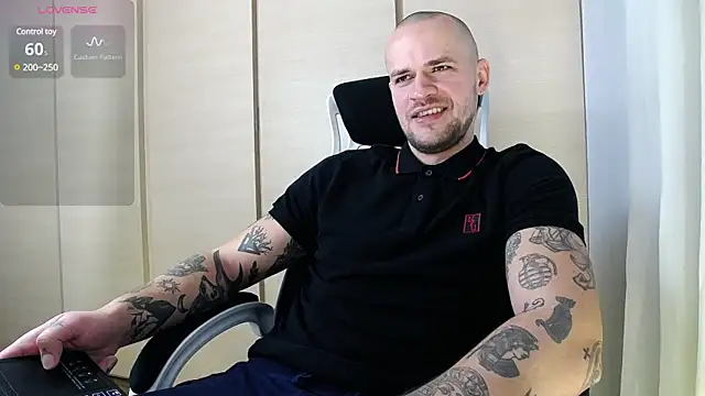 Snapshot of FindomJason chatting on December 2024 07:44:01 AM FindomJason online show from December 2024 07:44:01 AM