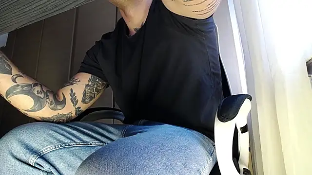 Snapshot of FindomJason chatting on March 2025 10:05:01 AM FindomJason online show from March 2025 10:05:01 AM