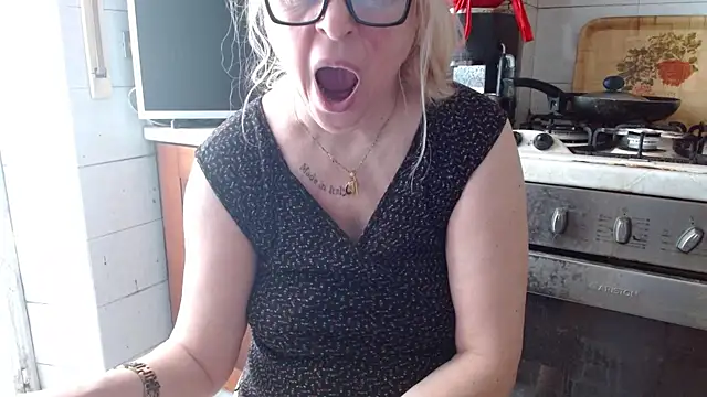 martachatte online show from April 2026 07:28:02 AM