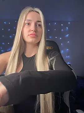 Snapshot of minalawarden chatting on December 2024 08:11:02 AM minalawarden online show from December 2024 08:11:02 AM