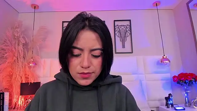 Rebeca jones online show from November 2025 12:15:02 PM