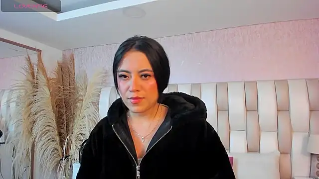 Rebeca jones online show from January 2026 12:21:01 PM