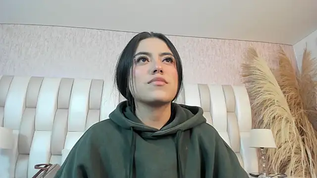 Rebeca jones online show from April 2026 12:05:02 PM