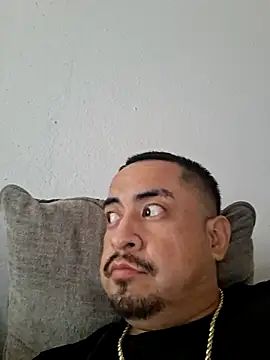 Snapshot of hungpenis210 chatting on November 2025 06:18:02 PM hungpenis210 online show from November 2025 06:18:02 PM