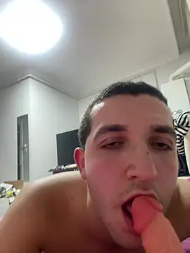 Snapshot of strange6696 chatting on January 2025 10:33:01 PM strange6696 online show from January 2025 10:33:01 PM