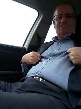 stiffandlubedxh online show from February 2025 09:09:01 PM