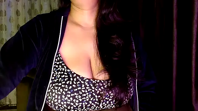 janifer001 online show from January 2026 12:16:02 AM