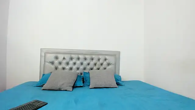 SEXXYLATINCOUPLE1 online show from July 2026 06:44:01 AM