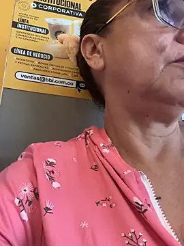 lonely shewolf online show from May 2026 04:58:02 PM